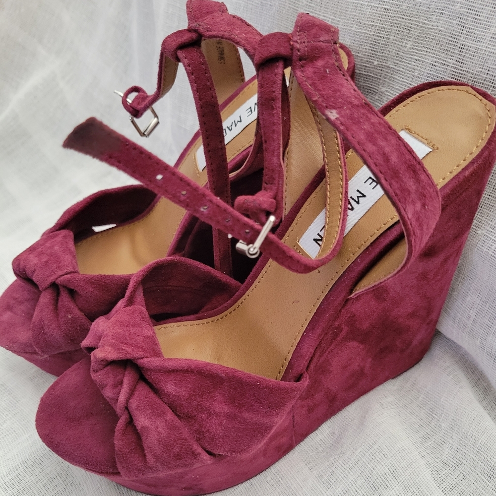 NEW Steve Madden Burgundy Wedges